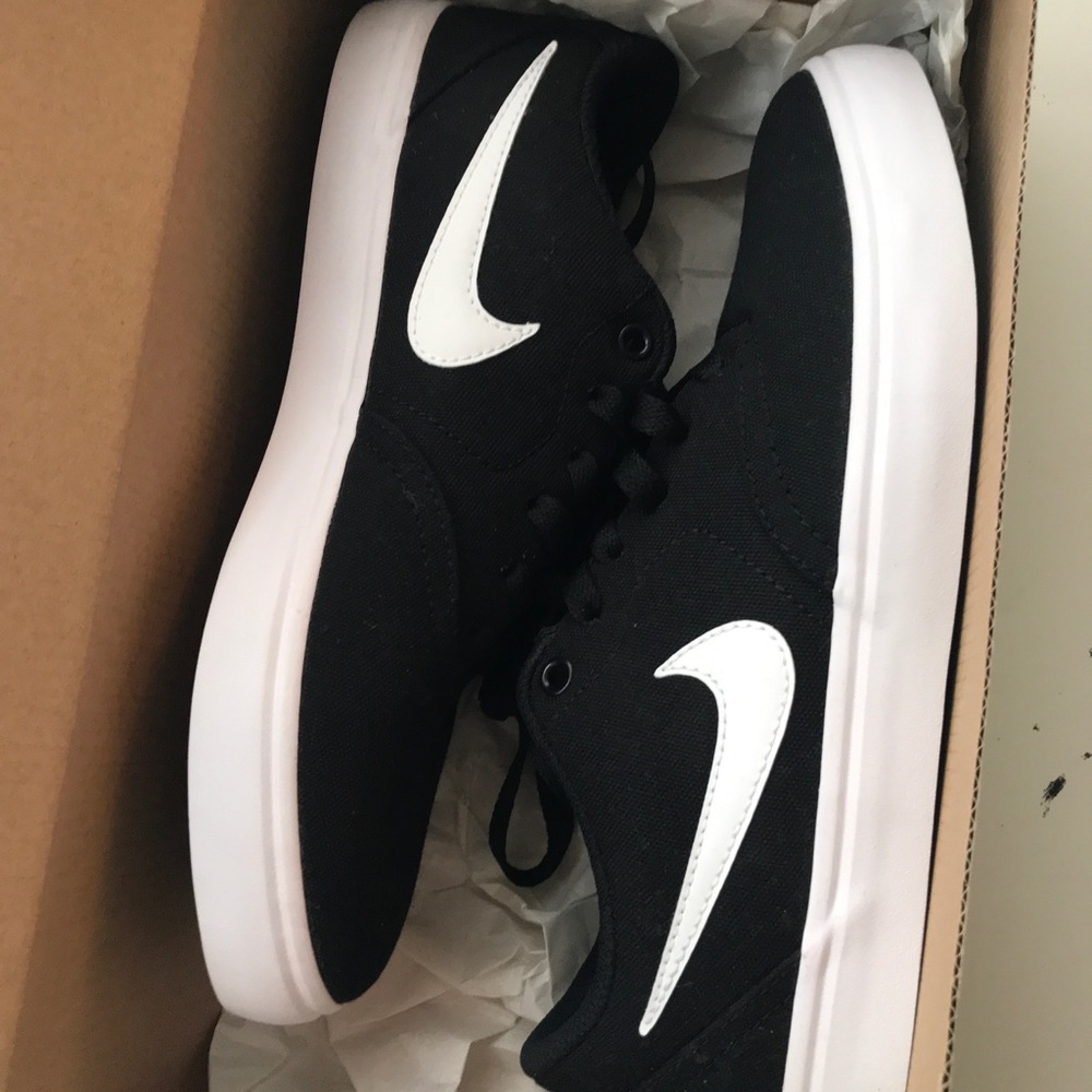 women’s nike’s